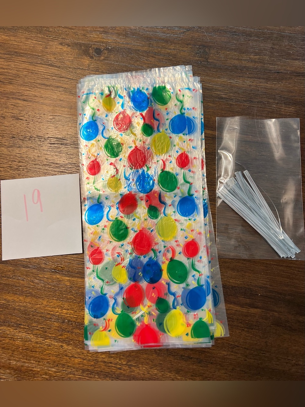 Brand New-Ballon & Stars Party Bags with Ties (19 total)